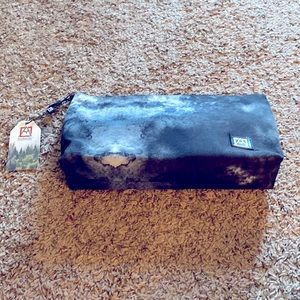 Avalanche Toiletries Bag